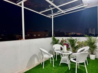 Truelife Whitefield - Premium 1 BHK Apartments - Prime location - Easy access to Main Rd - Metro - ITPL - Fast WiFi - Kitchen - Smart TV - Power backup - Park - Garden views - 5