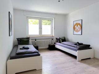 3 BR Nice Apartment Gelsenkirchen - 5