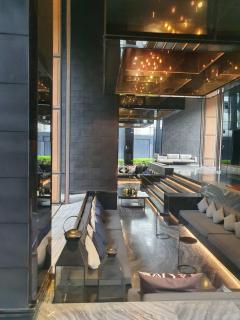 Soi Cowboy Terminal 21 one minute walk to BTS and MRT Coworking meeting room and desk and office chair - 4
