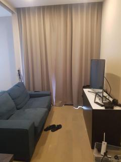 Soi Cowboy Terminal 21 one minute walk to BTS and MRT Coworking meeting room and desk and office chair - 9