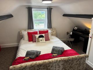 The Victorian Loft - Sleeps 4 - Parking & WIFI Inc - Moffat - 6
