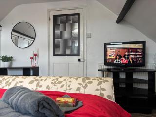 The Victorian Loft - Sleeps 4 - Parking & WIFI Inc - Moffat - 5