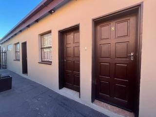 18 Churchill Avenue - 7