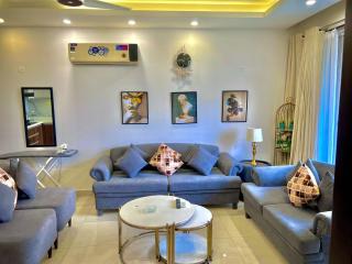 Sky Heights Residency-Premium Stays Facing Centaurus Mall - Islamabad - 2