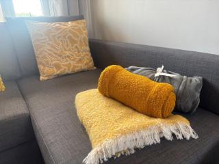 2 Bed Apartment - Sleeps 6 - Free WiFi & Parking - Yeovil - 8