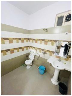 Hotel Jagati ! Niwas Mall Road & Naini Lake - Hygiene and Spacious Room Free Wifi -Room Service - Best Hotel In nainital - Nainital - 1
