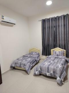 شقة غرفتين وصالة عوقد Two-Bedroom Apartment in Awqad - 6