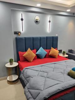 Couple friendly stay - Noida - 9