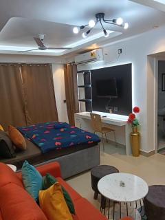 Couple friendly stay - Noida - 7