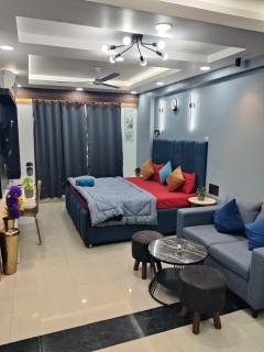 Couple friendly stay - Noida - 3