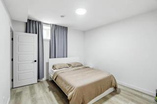 Cozy 2 bed Basement in SW Calgary Close to Banff, Spruce Meadows - Calgary - 2