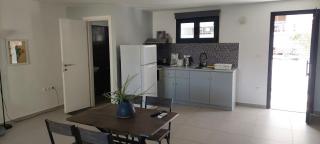 Ground-Floor Studio Apartment - Neos Marmaras - 4