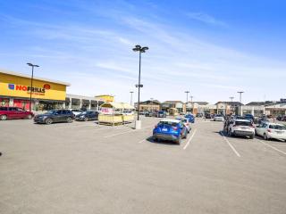 Cozy & Stylish AC Suite Near YYC Airport - Calgary - 4