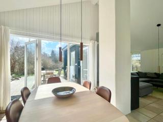 Architect-Designed Holiday Home By Forest - 5