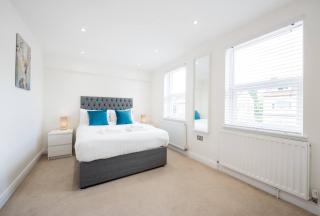 Romford - Balcony - Outdoor Space - Parking Space - Romford - 3