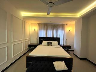 2 Bed Luxury Spacious Apartment - 6