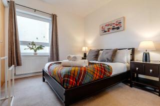 Charming 3-Bed Apartment Free Parking West End - 9