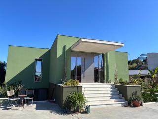 FinIQ Boutiq Studios - Foiníki - 0