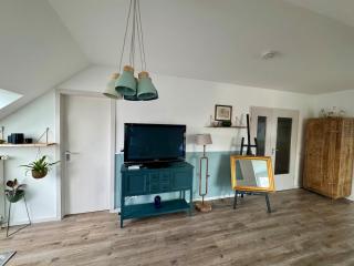 Sunny Attic Studio Central & Close to BER Airport - 5