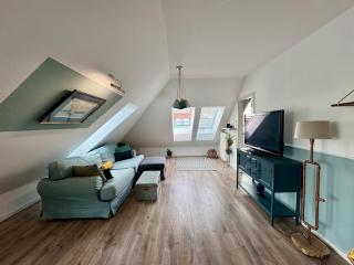 Sunny Attic Studio Central & Close to BER Airport - 6