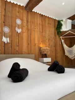 Suite l'Écrin Caché avec billard et baignoire îlot - 7