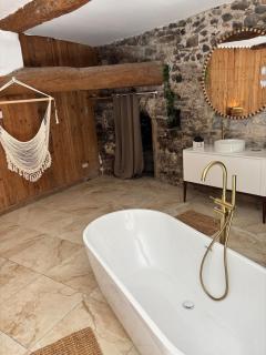 Suite l'Écrin Caché avec billard et baignoire îlot - 4