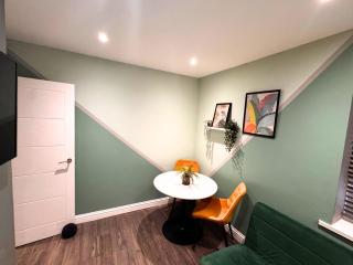 Beautiful Brighton Apartment, 5min walk to beach - 8