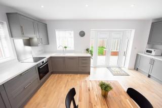 3 Bed 2.5 Bath Detached House,Parking,Pet Friendly - Parkeston - 3
