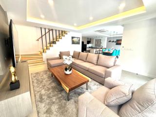 Zensiri Beautiful Brand New Pool Villa 3 BDR - Bang Lamung - 9