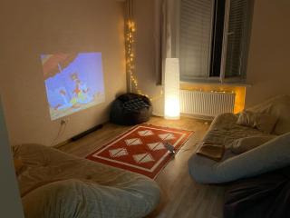 Netflix Cozy Center - Crăsnăşeni - 0