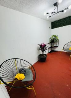 Departamento amplio y remodelado - 1