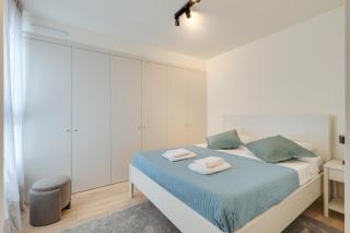 Premium Flat w/ Balcony & Pool by HostWise - Lissabon - 7