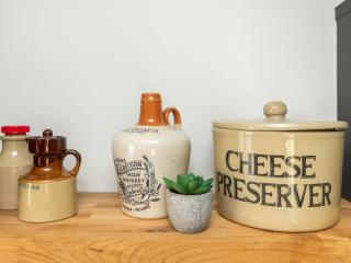 The Lodge - Elegant Comfort in a Peaceful Setting - Reading - 1