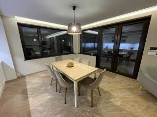 Premium Studio Apartment in Private Villa Nisim - Batak - 3