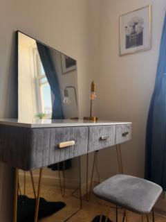 Serene Ocean Side Apartment BTN - 5