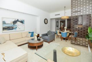 Luxurious 2BR Apartment with Ocean Views & Comfort - Abu Dhabi - 9