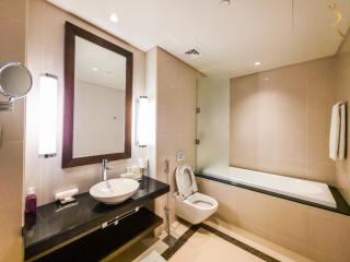 Azure Crest 2BR - Luxurious Ocean View Apartment Near Marina Mall - 6