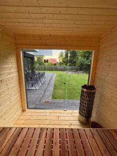 Enklawa Winiec - nowoczesny dom nad jeziorem, 6 sypialni, jacuzzi - Winiec - 2