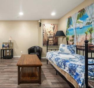 Private & Beautifully Finished Basement Suite, SW Edmonton - Edmonton - 6