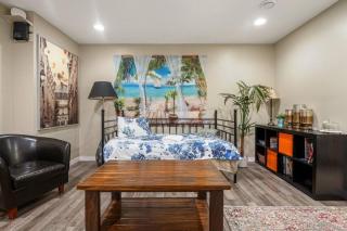 Private & Beautifully Finished Basement Suite, SW Edmonton - Edmonton - 8