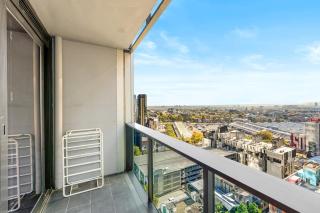 Prime Location & Central Views Nest at MelCBD 2B1B - Melbourne - 8
