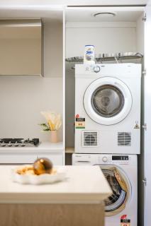 Prime Location & Central Views Nest at MelCBD 2B1B - Melbourne - 6