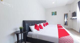 OYO 1189 Big C Motel - Pantai Cenang - 1