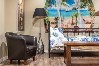 Private & Beautifully Finished Basement Suite, SW Edmonton - Edmonton - 0