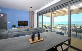 Yalarent C Kinneret 2BR Amazing Apartment - Migdal - 7