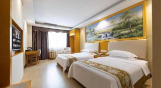 GreenTree Inn Guangzhou Panyu Chimelong Happy World Business Hotel - Cantão - 1