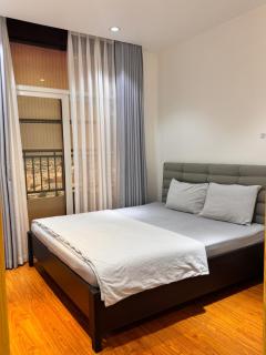 Lá Homestay - Marina Plaza Balcony Apartment with City or River View - 8