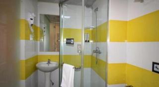 7 Days Inn Yantai Dahaiyang Raod Railway Station - Yantai - 1