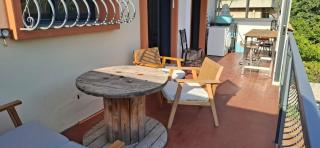 Haut de villa 3 chambres climatisation, wifi , terasse et jardin - Tolone - 2