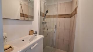 Haut de villa 3 chambres climatisation, wifi , terasse et jardin - Tolone - 3